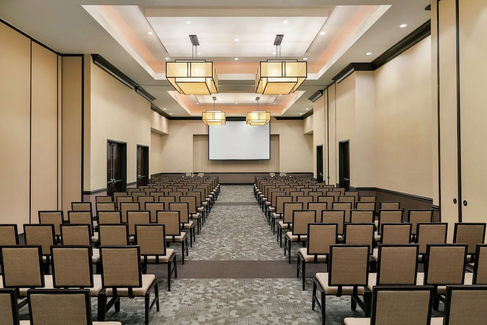 Embassy Suites by Hilton Salt Lake West Valley City - photo 73