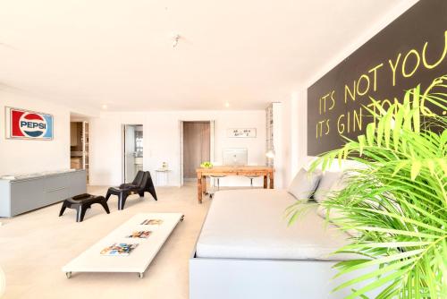 Lisbon Swimming pool apartment with private parking — 4-Star Luxury Hotel in Lisbon, Portugal