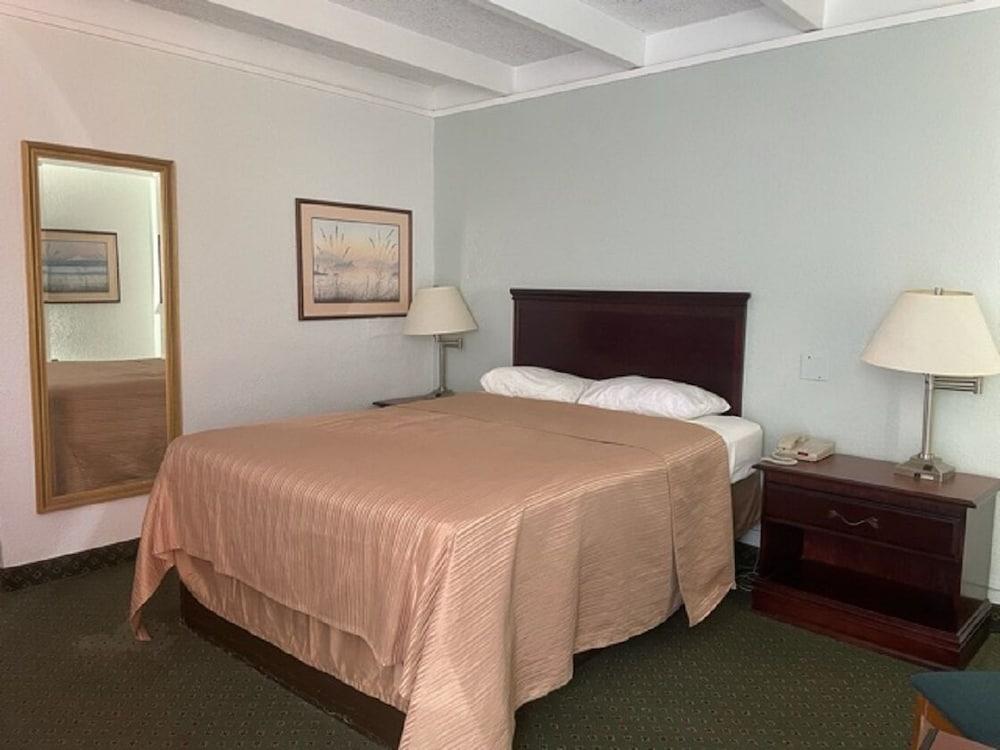 Days Inn Perry - photo 7