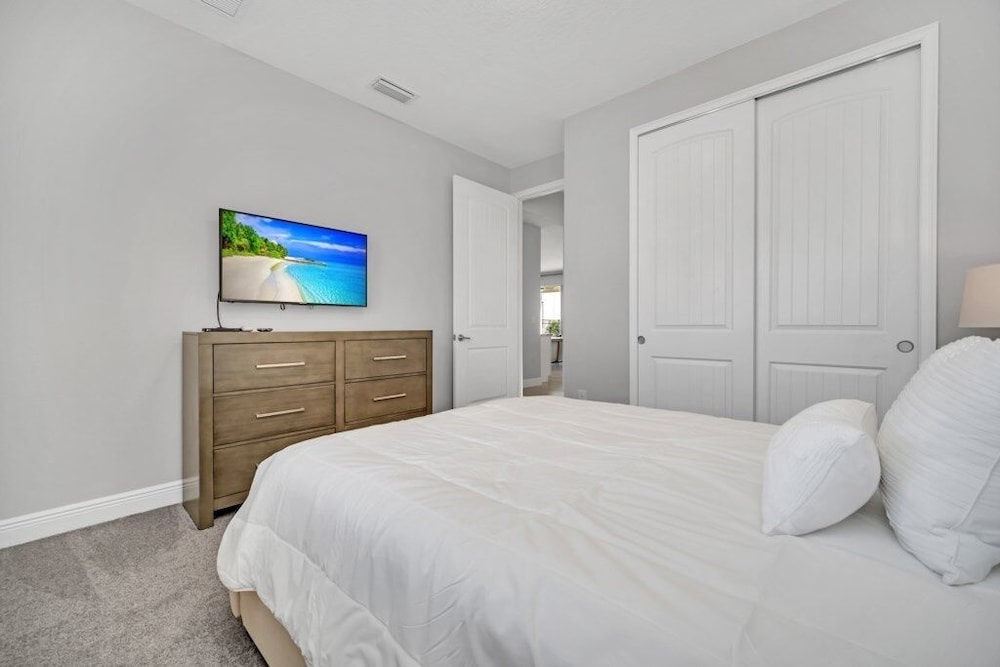 Brand New Encore Resort 5 Bed Resort Home 5 Bedroom Villa - photo 7