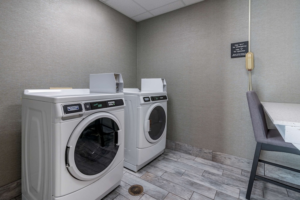 Hampton Inn & Suites Louisville East - photo 32