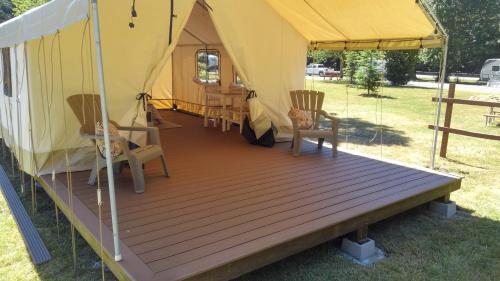 Redwood Meadows RV Resort and Cabins - photo 6
