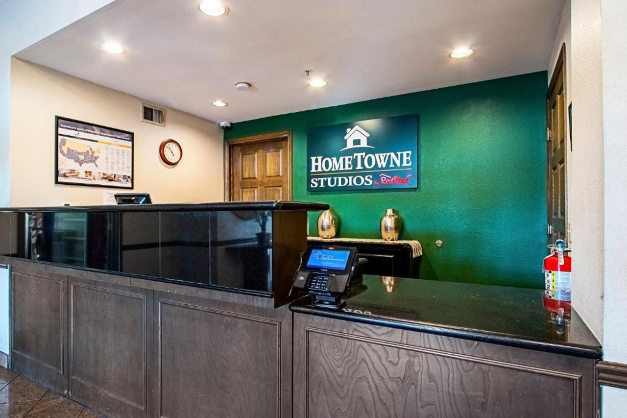 HomeTowne Studios Phoenix Black Canyon Highway - photo 7