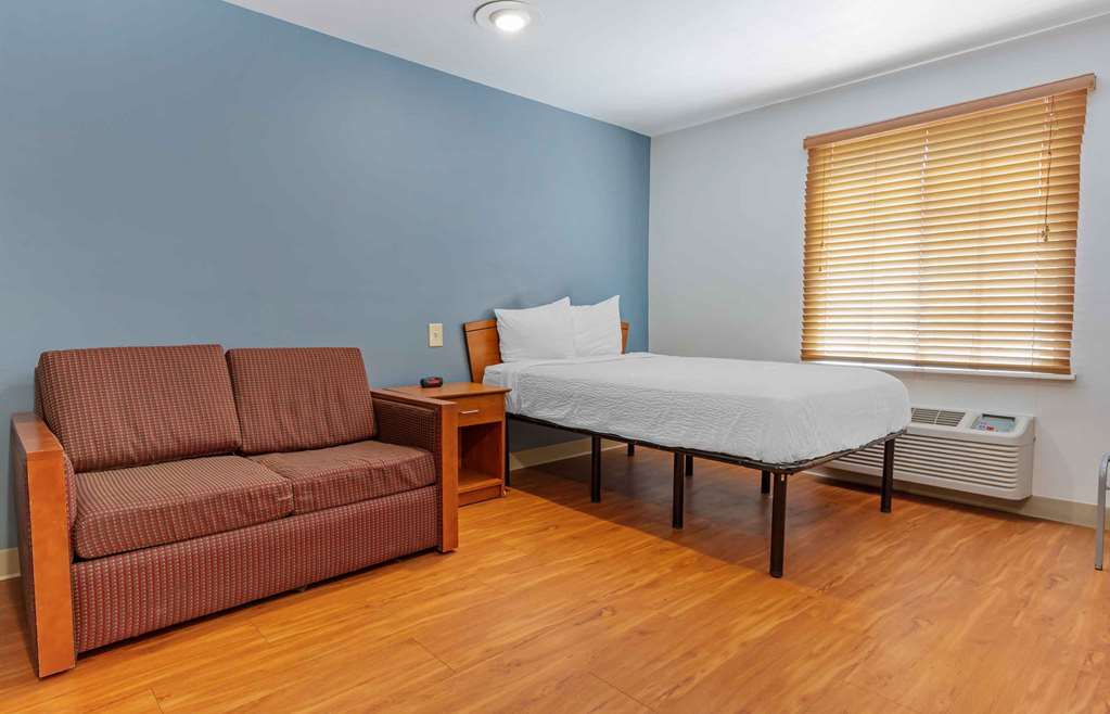WoodSpring Suites Fayetteville West - photo 28