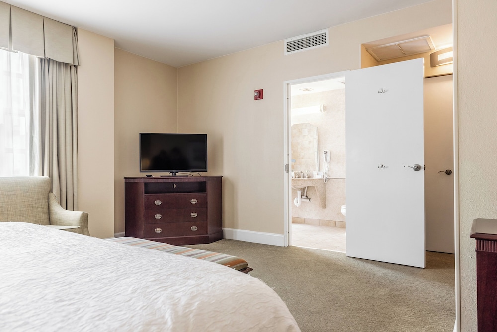 Hampton Inn & Suites Birmingham Downtown Tutwiler - photo 13