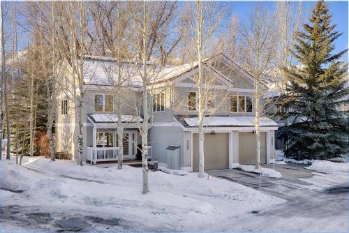 Teton Pines by Jackson Hole Resort Lodging — hotel in Moose Wilson Road