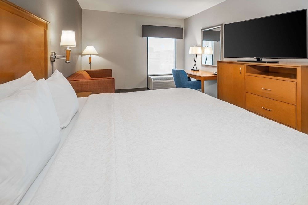 Hampton Inn & Suites Nashville Vanderbilt Elliston Place - photo 12
