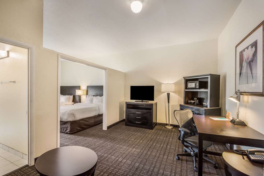 Clarion Inn & Suites Central Clearwater Beach - photo 38
