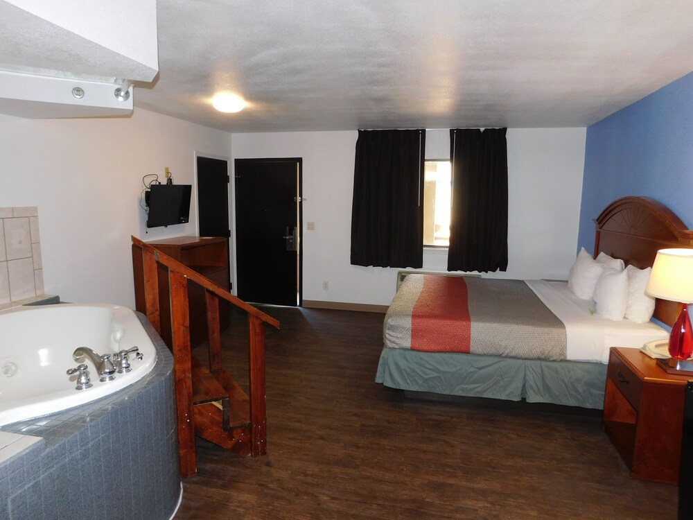 Days Inn By Wyndham Oklahoma City Nw Expressway - photo 23