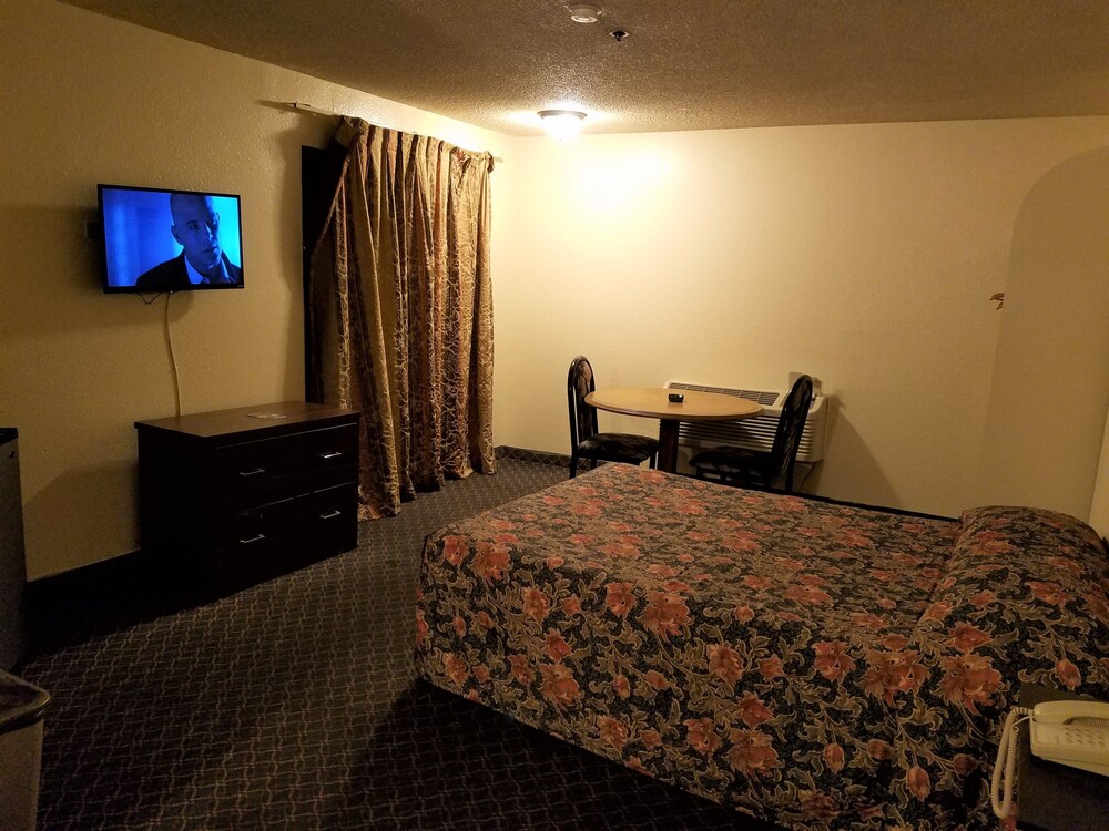 Travel Time Motel - photo 40