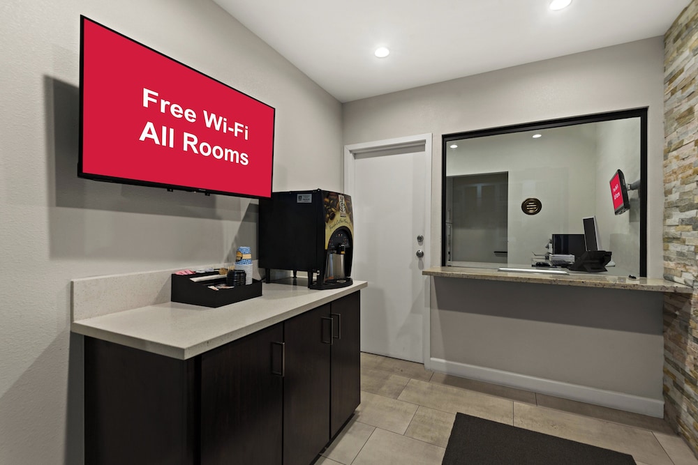 Red Roof Inn Carson Wilmington CA - photo 5