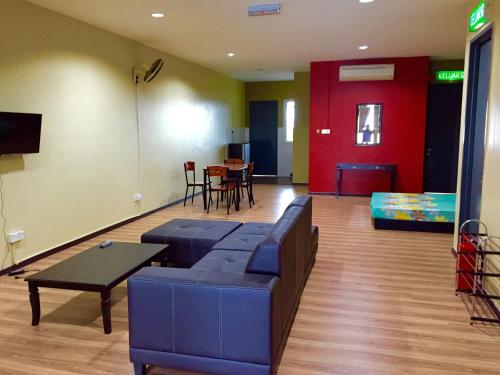 SS Homestay Borneo Housing SL3 — 4-Star Luxury Hotel in Kuching, Malaysia