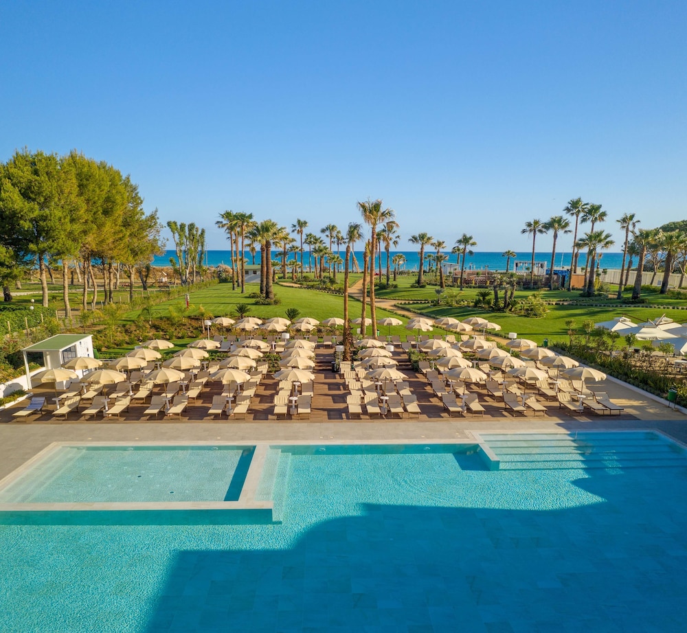 Mangia's Himera Resort — 4-Star Luxury Hotel in Campofelice Di Roccella, Italy