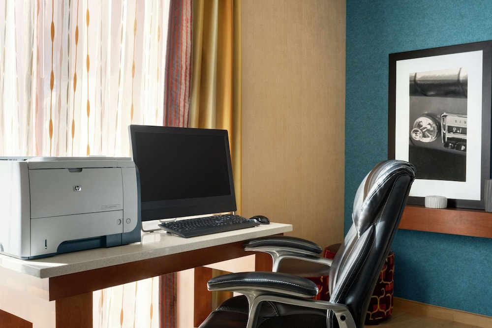 Hampton Inn Phoenix Chandler - photo 21
