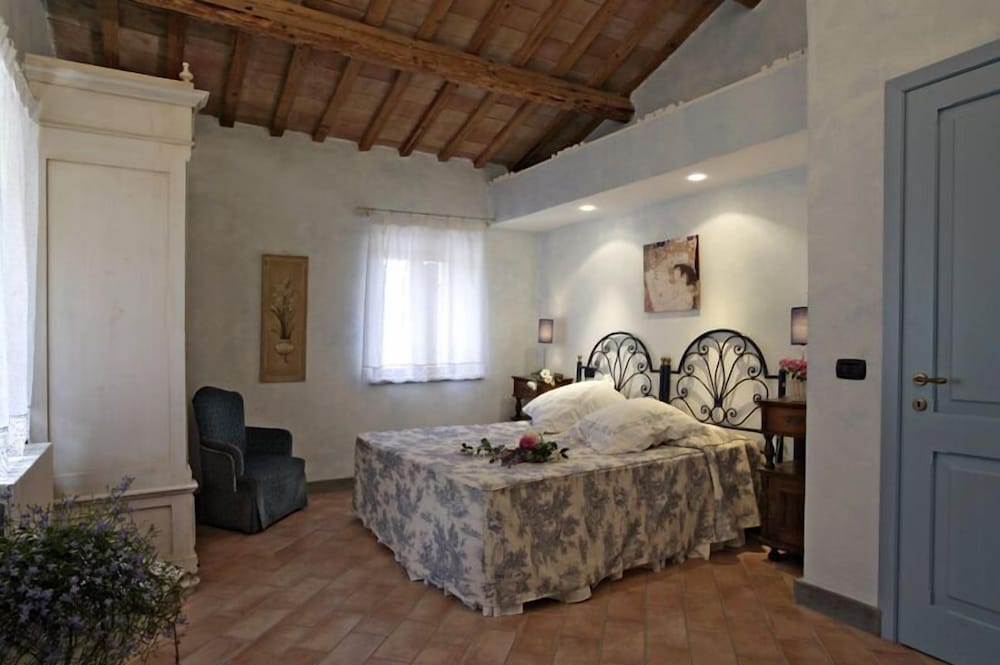 Poggio Montali — Monte Roberto — photo 3