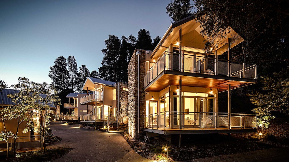 Hepburn Spa Retreat — 5-Star Luxury Hotel in Ballarat Central, Australia