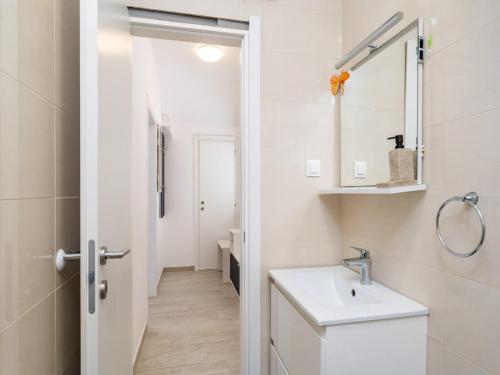 Studio Apartment Feather Studio Apartment with Terrace