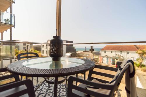 2 bedroom Apartment Fistral Beach — 4-Star Luxury Hotel in Newquay, United Kingdom