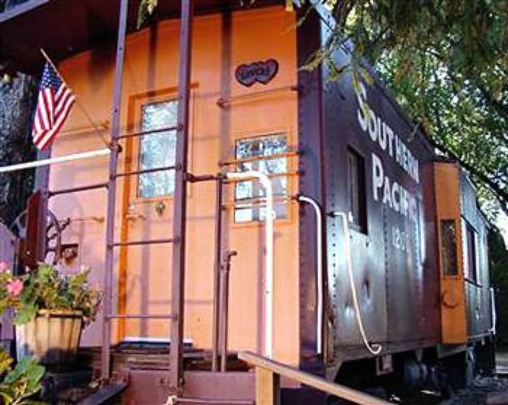 Featherbed Railroad Company - photo 83