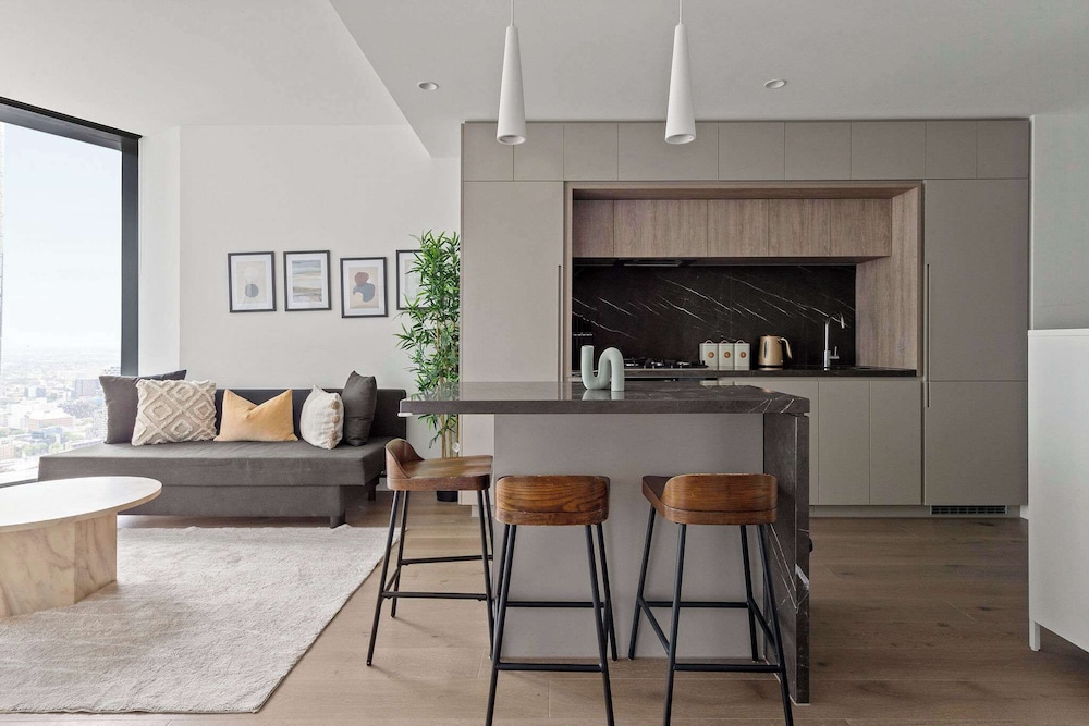 A Cozy & Lux Apt Next to Southern Cross Station — 4-Star Luxury Hotel in Melbourne, Australia