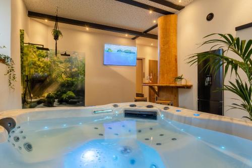 Panoramic Chalet Hot Tub BBQ view terrace — Juenkerath — photo 5