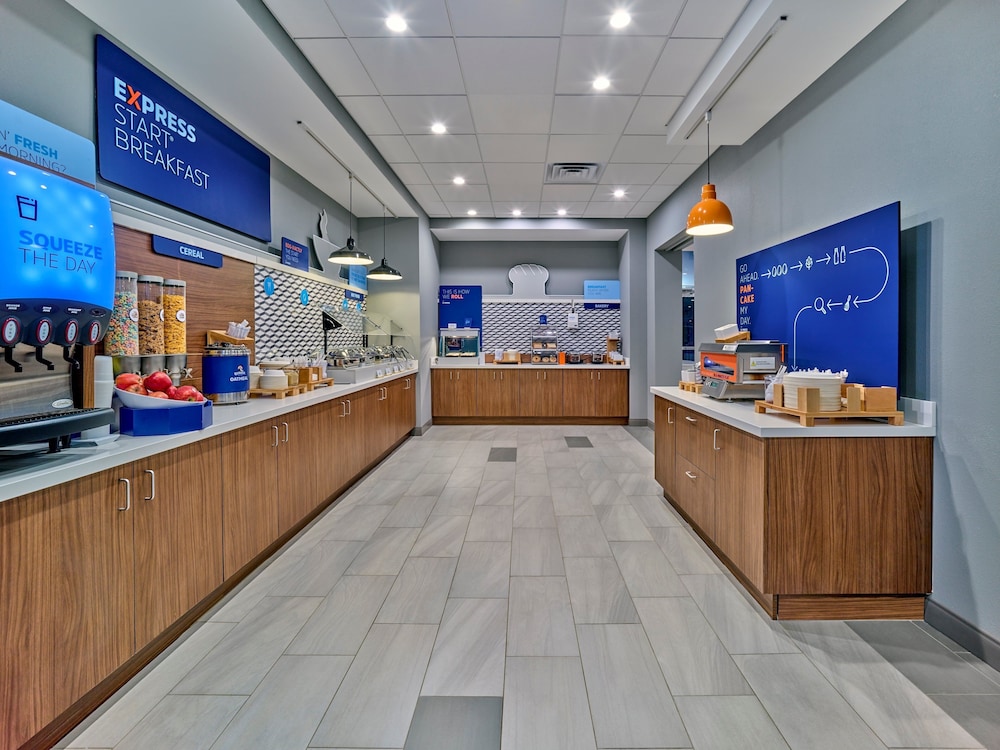 Holiday Inn Express Huntsville Space Center by IHG - photo 36
