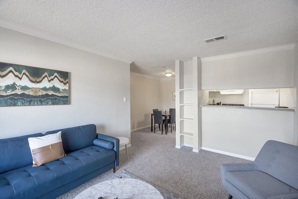 Relaxing Quaint 1BR in Heart of Midland - photo 14