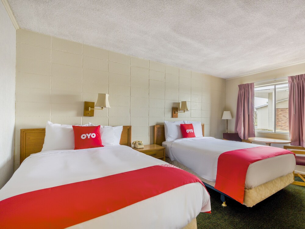 OYO Hotel Mauldin SC South Main Street - photo 16
