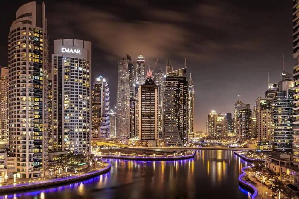 Pure Living Mesmerizing Marina View Apartment with Balcony — 4-Star Luxury Hotel in Dubai, United Arab Emirates