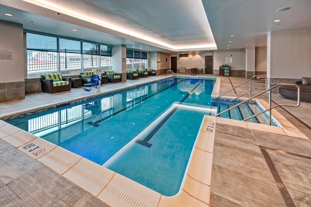 Courtyard by Marriott Kansas City Downtown Convention Center - photo 14
