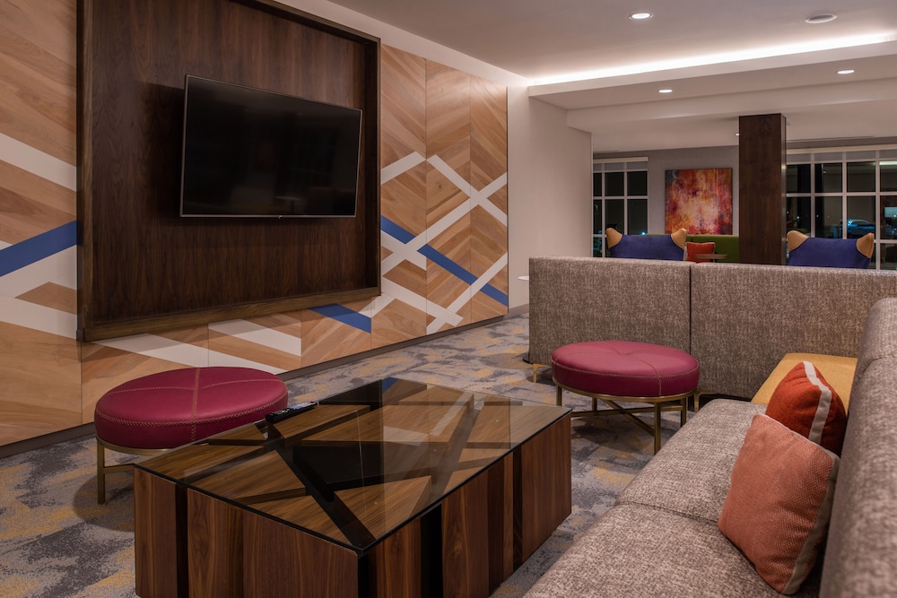 Hilton Garden Inn Kansas City Airport - photo 6