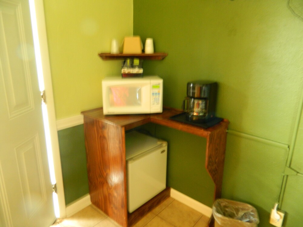 Country Motor Inn - photo 38
