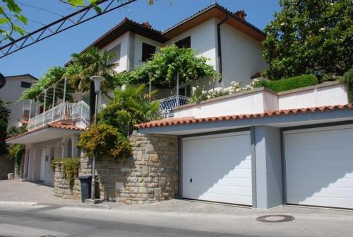 Villa Lili — 4-Star Luxury Hotel in Portoroz, Slovenia