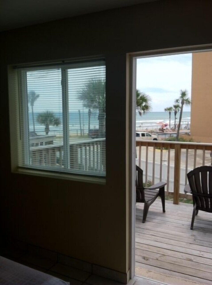 Makai Beach Lodge - photo 20