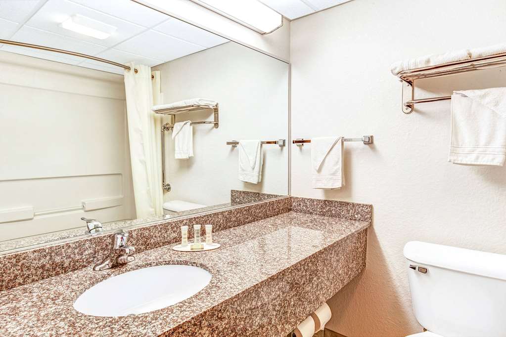 Super 8 by Wyndham Mahwah - photo 10