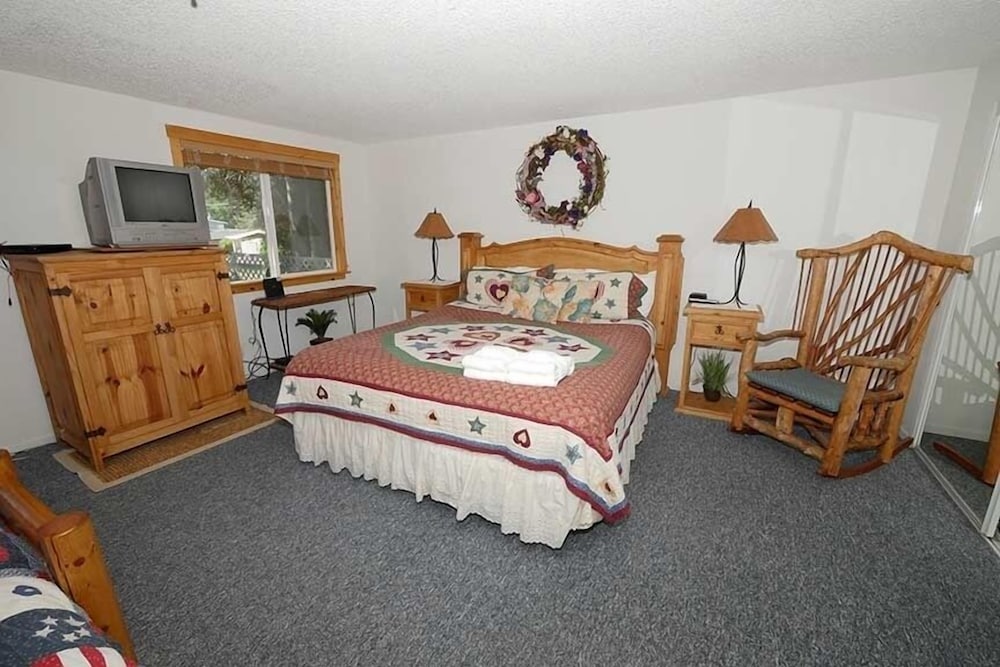 1247 Lester Street - photo 6