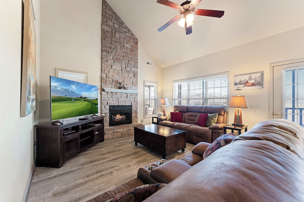 The Nest on Birdie Lane For 8 — 4-Star Luxury Hotel in Branson, United States