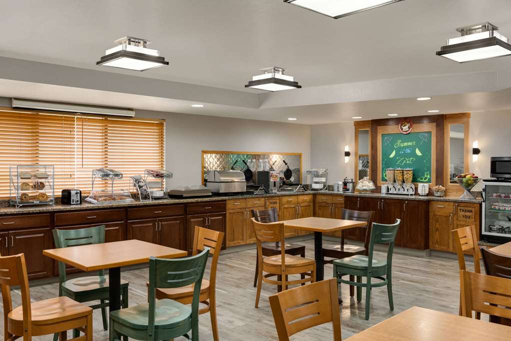 AmericInn by Wyndham Havre - photo 43