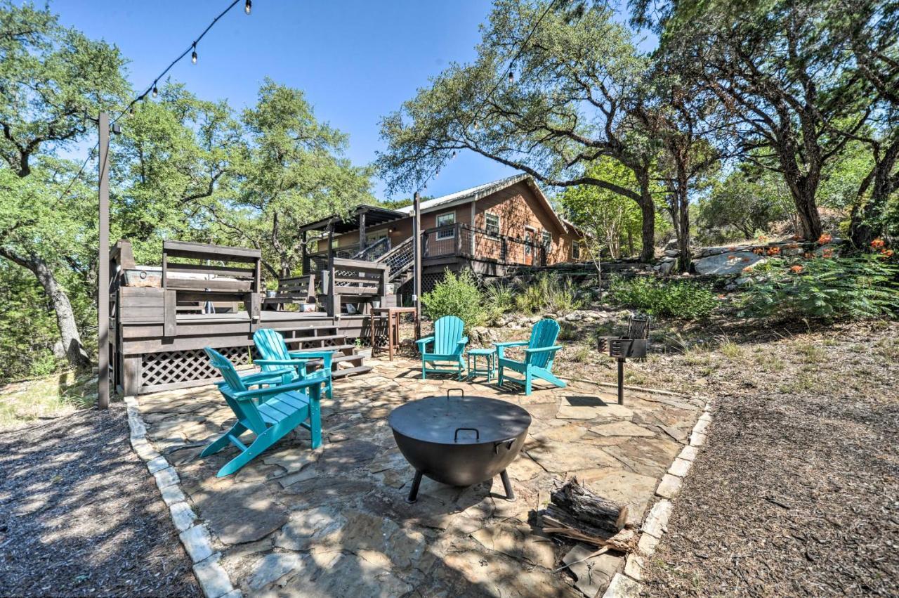 Canyon Lake Hideaway with Fire Pit and Yard in Canyon Lake, United States