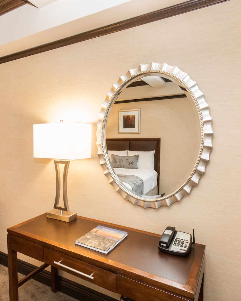 The Belvedere Hotel - photo 13