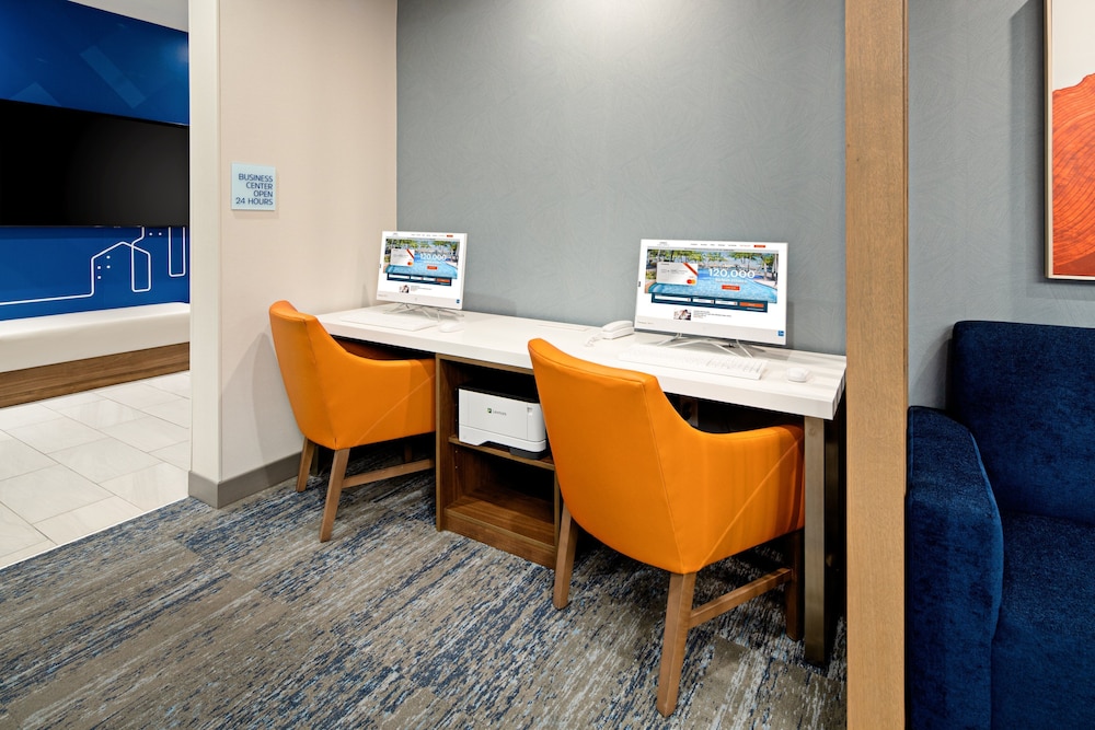 Holiday Inn Express & Suites Palm Desert Millennium by IHG - photo 23