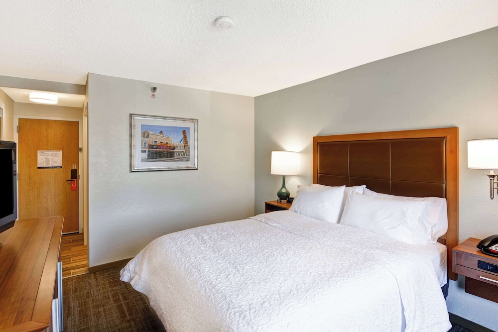 Hampton Inn Memphis Poplar - photo 7