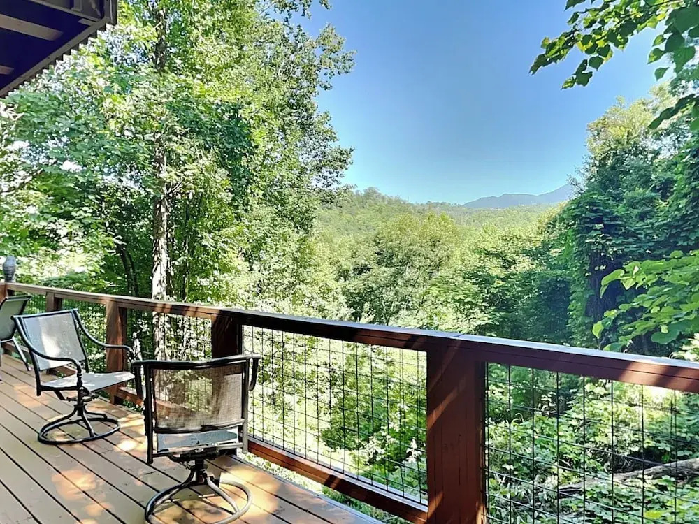 Escape to A Beautiful View Your Mountain Retreat — 4-Star Luxury Hotel in Sevierville, United States