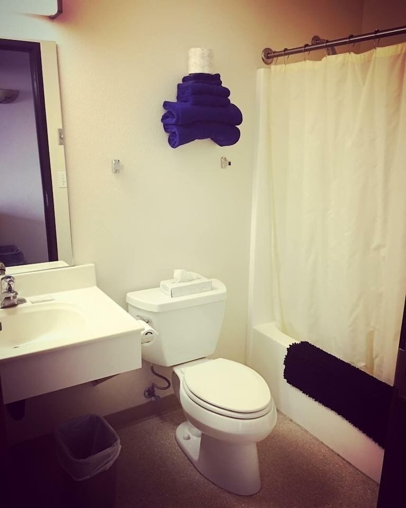 Windbreak Hotel - photo 16