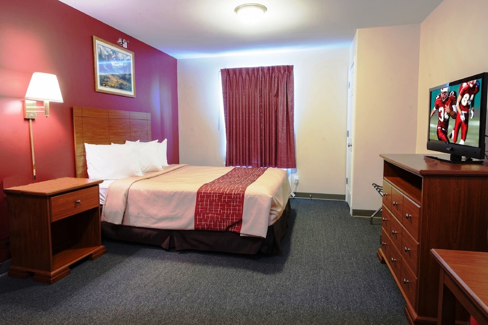 Red Roof Inn & Suites Dickinson - photo 6