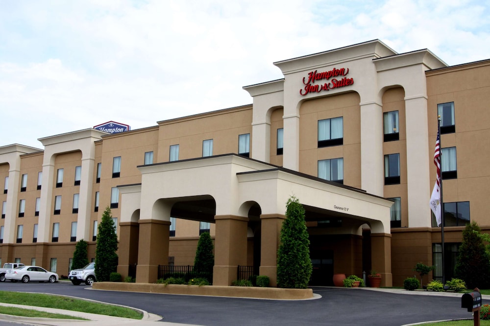 Hampton Inn & Suites Paducah - photo 39