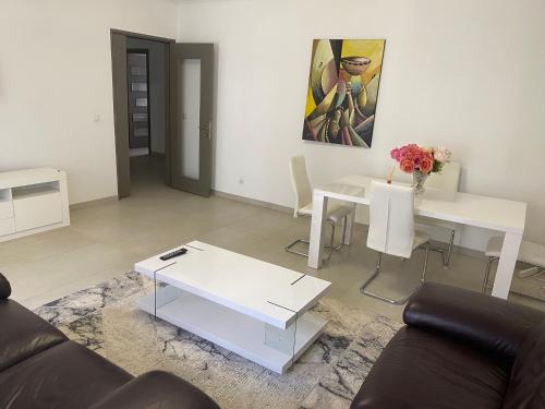 Studio Très Moderne Gallo 1 Mamelles Dakar — 4-Star Luxury Hotel in Dakar, Senegal