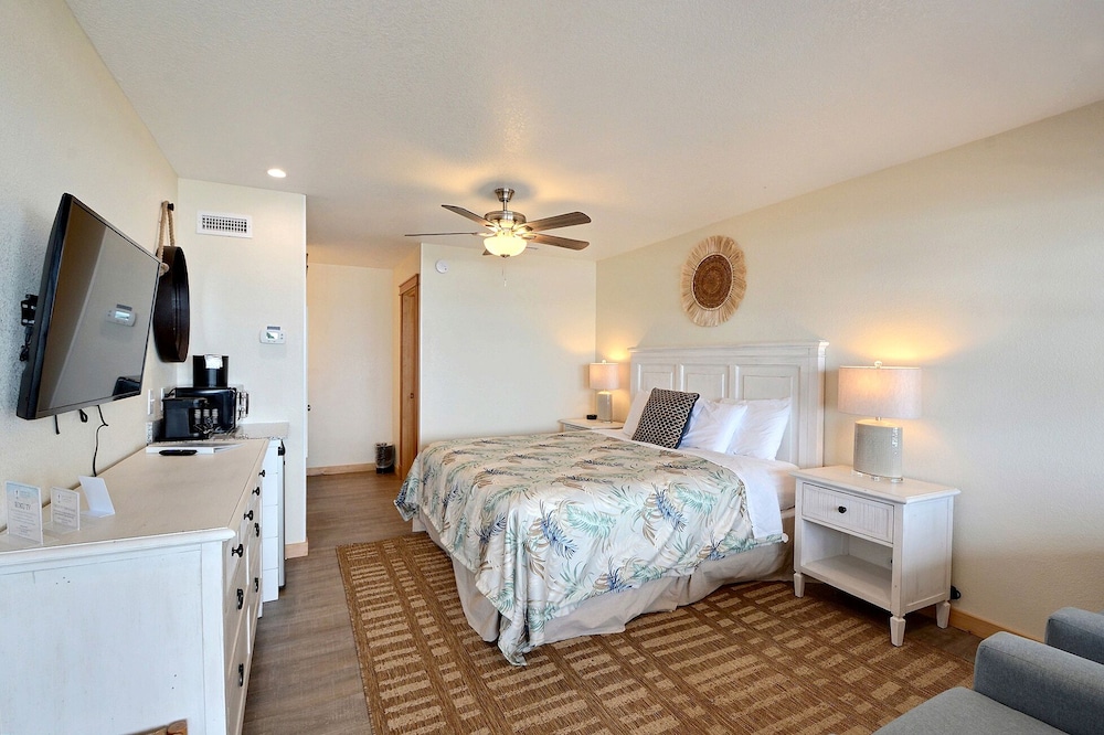 Lighthouse View Oceanfront Lodging - photo 16