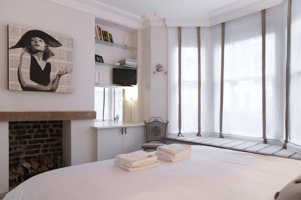 Retreat to a Stylish Flat in Chelsea — 4-Star Luxury Hotel in London, United Kingdom