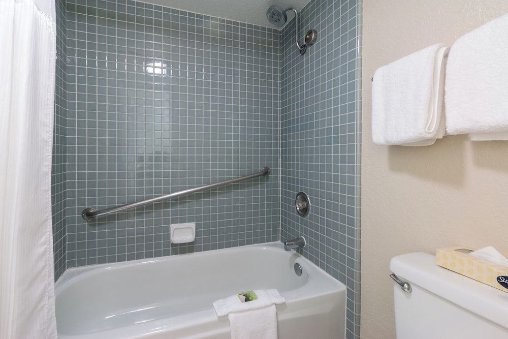 San Clemente Cove Resort - photo 23
